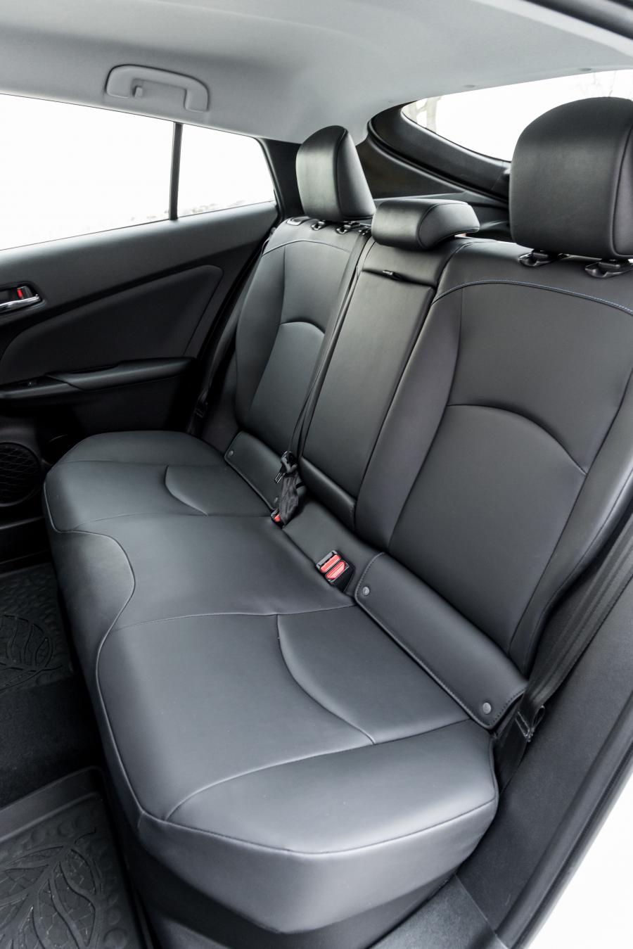 Интерьер Toyota Prius Limited 2019 года  (NA) (фото 22 из 23)